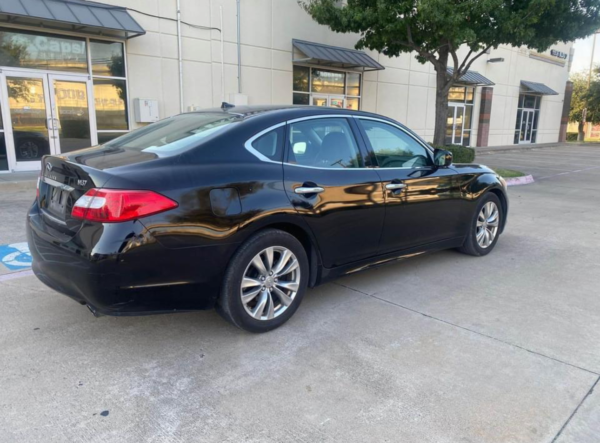 2012 Infiniti M37