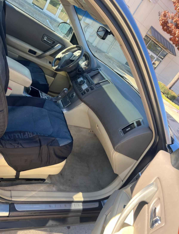 2006 Infiniti FX35 - Image 10