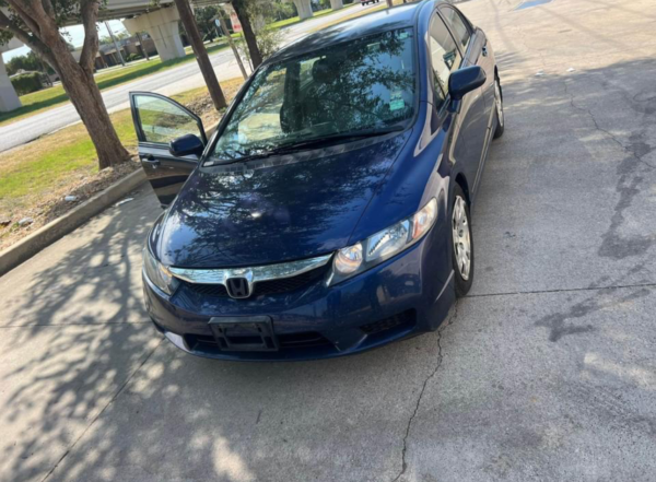 2010 Honda Civic • LX Sedan 4D - Image 5