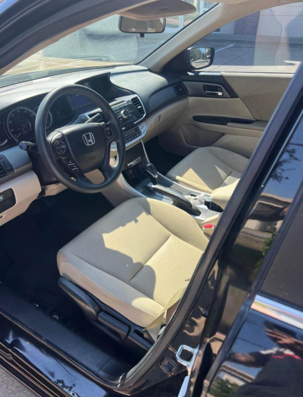 2014 Honda Accord • LX Sedan 4D - Image 6